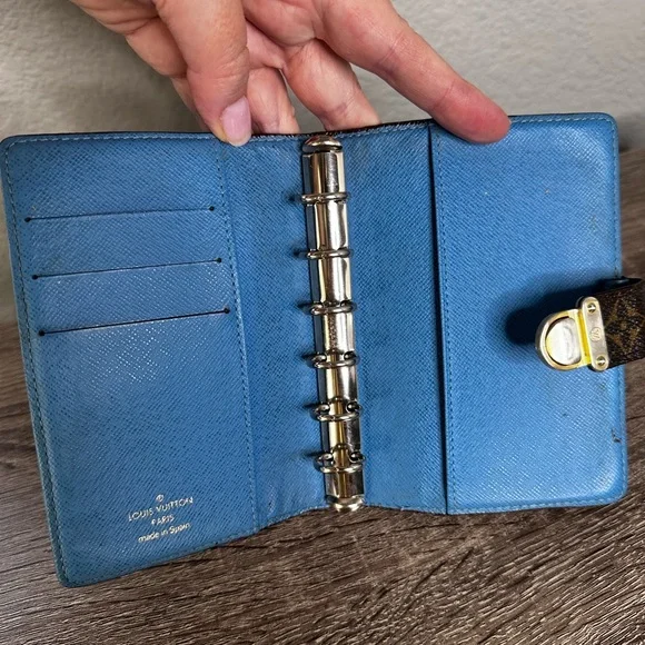 Authentic LOUIS VUITTON
Monogram Koala PM Agenda Blue, New Larger Ring Spine!! - Picture 6 of 8